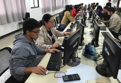 最適合貧困生報考的4個大學專業(yè)，就業(yè)前景廣闊，薪資優(yōu)厚